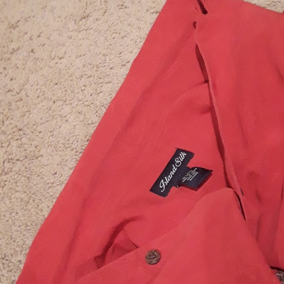 Men's Island Silk Button Down Short Sleeve Shirt - Picture 9 of 9